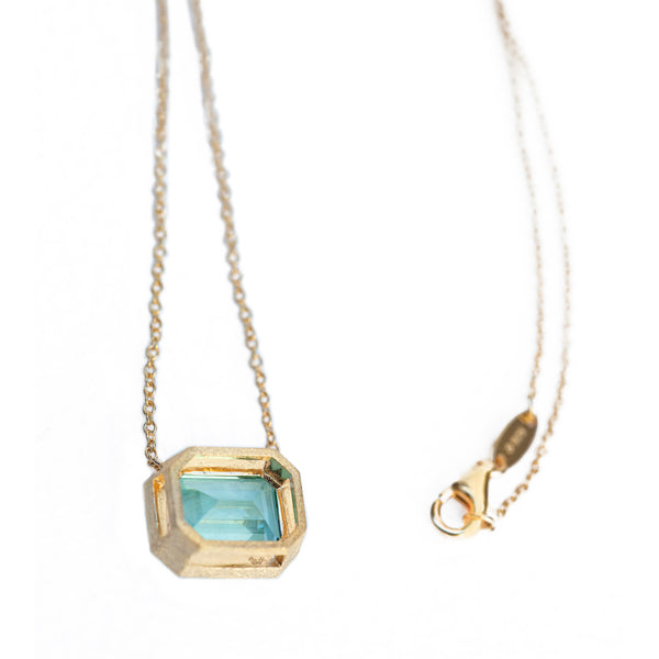 AMMANII Green Single Stone  Emerald Cut Necklace in Vermeil Gold - AMMANII
