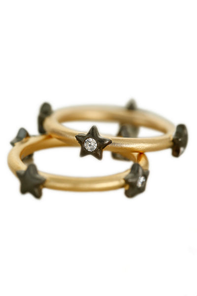 AMMANII Stackable Bezel Star Ring in Vermeil Gold and Black Rhodium - AMMANII