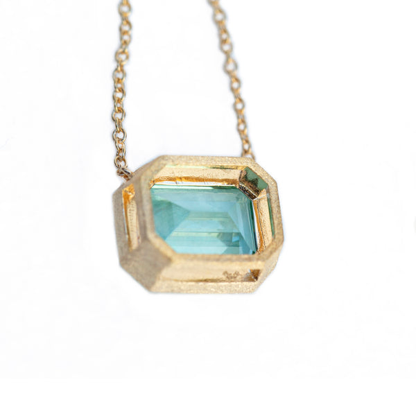 AMMANII Green Single Stone  Emerald Cut Necklace in Vermeil Gold - AMMANII