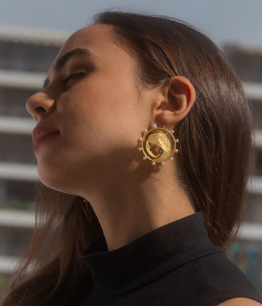 AMMANII Statement Hoop Earrings with Pearls in Vermeil Gold - AMMANII