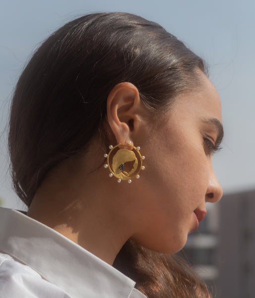 AMMANII Statement Hoop Earrings with Pearls in Vermeil Gold - AMMANII