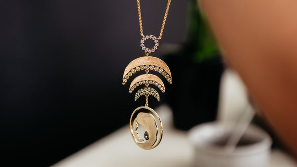 AMMANII Statement Pendant Halo Necklace in Vermeil Gold - AMMANII